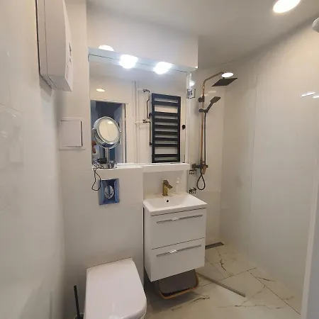 Apartman Center - Walking Distance To Everything - Beach, Downtown, Shops, Cafes *