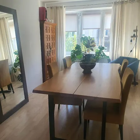 Apartman Center - Walking Distance To Everything - Beach, Downtown, Shops, Cafes